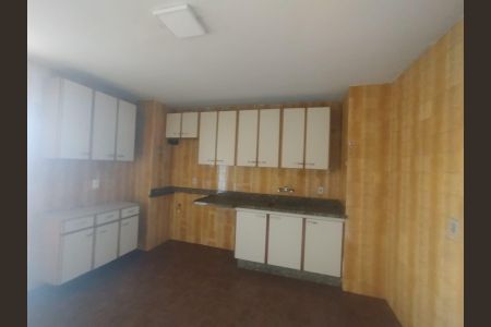 Apartamento à venda com 165m², 3 quartos e 1 vaga