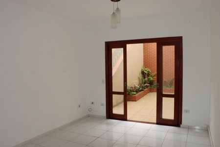 Sala de casa para alugar com 2 quartos, 65m² em Quinta dos Angicos, Cotia