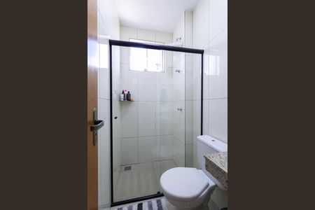 Apartamento à venda com 105m², 2 quartos e 1 vaga Apartamento à venda com 105m², 2 quartos e 1 vagaBanheiro social