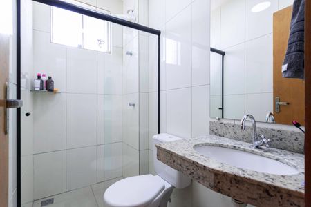 Apartamento à venda com 105m², 2 quartos e 1 vaga Apartamento à venda com 105m², 2 quartos e 1 vagaBanheiro social