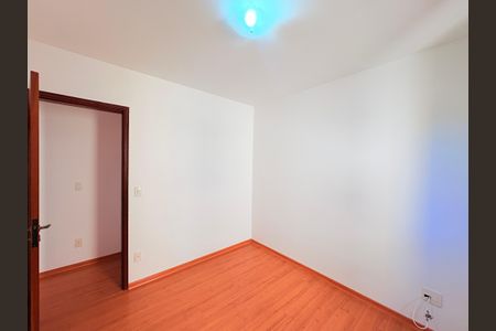 Apartamento à venda com 98m², 3 quartos e 2 vagasQuarto 2 
