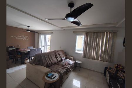 Casa de condomínio à venda com 166m², 4 quartos e 2 vagasSala