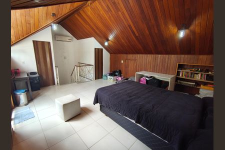 Casa de condomínio à venda com 166m², 4 quartos e 2 vagasSuíte 4