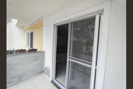 Casa de condomínio à venda com 166m², 4 quartos e 2 vagasVaranda