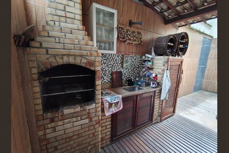 Casa de condomínio à venda com 166m², 4 quartos e 2 vagasÁrea Gourmet