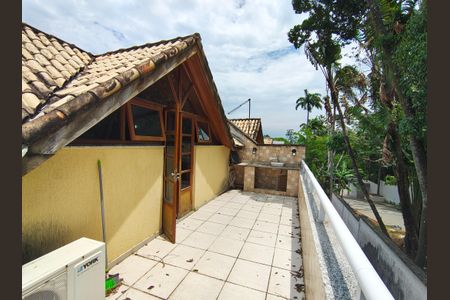 Casa de condomínio à venda com 166m², 4 quartos e 2 vagasVaranda da Suíte 4