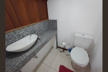 Casa de condomínio à venda com 166m², 4 quartos e 2 vagasBanheiro da Suíte 4