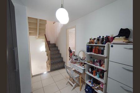 Casa de condomínio à venda com 166m², 4 quartos e 2 vagasQuarto