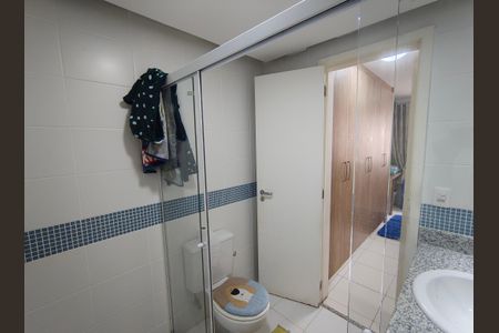 Casa de condomínio à venda com 166m², 4 quartos e 2 vagasBanheiro da Suíte 3