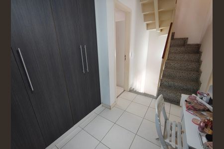 Casa de condomínio à venda com 166m², 4 quartos e 2 vagasQuarto