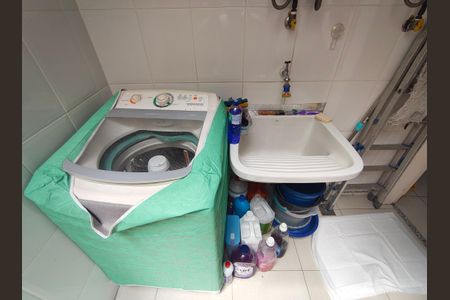 Casa de condomínio à venda com 166m², 4 quartos e 2 vagasÁrea de Serviço