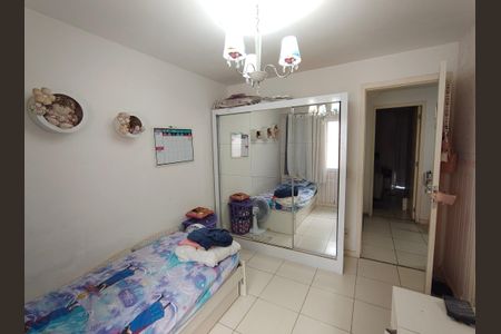 Casa de condomínio à venda com 166m², 4 quartos e 2 vagasSuíte 1