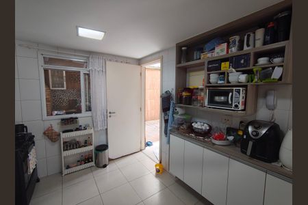 Casa de condomínio à venda com 166m², 4 quartos e 2 vagasCozinha