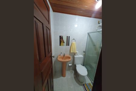 Casa para alugar com 239m², 4 quartos e 1 vaga Casa para alugar com 239m², 4 quartos e 1 vagaBanheiro da Suíte 2