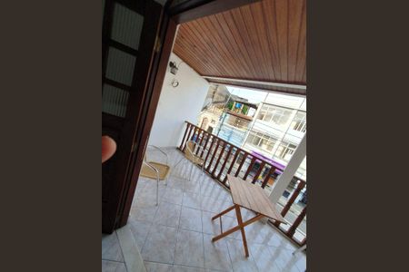 Casa para alugar com 239m², 4 quartos e 1 vaga Casa para alugar com 239m², 4 quartos e 1 vagaVaranda