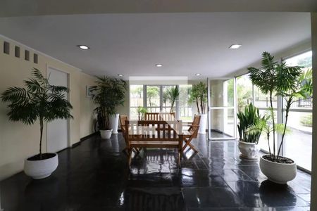 Apartamento à venda com 70m², 2 quartos e 1 vagaHall social