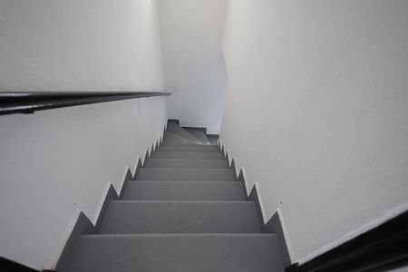 Casa para alugar com 100m², 2 quartos e 1 vagaEscadas