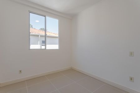 Quarto 2 de apartamento à venda com 2 quartos, 42m² em Mário Quintana, Porto Alegre