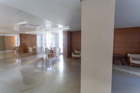 Apartamento à venda com 197m², 4 quartos e 4 vagas Apartamento à venda com 197m², 4 quartos e 4 vagasÁrea comum - Salão de festas