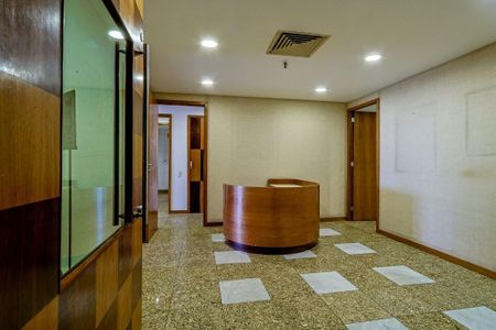 Casa de condomínio à venda com 320m², 1 quarto e 6 vagasFoto 02