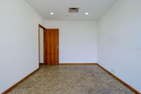 Casa de condomínio à venda com 320m², 1 quarto e 6 vagasFoto 39
