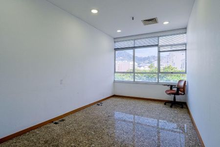 Casa de condomínio à venda com 320m², 1 quarto e 6 vagasFoto 34