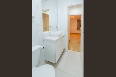 Apartamento à venda com 105m², 2 quartos e 1 vaga Apartamento à venda com 105m², 2 quartos e 1 vagaBanheiro