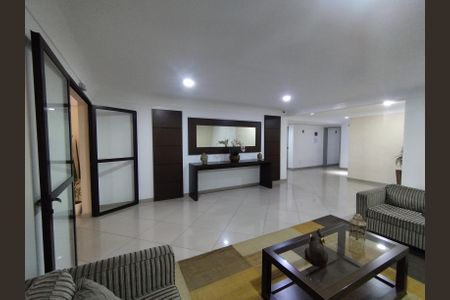 Apartamento para alugar com 124m², 3 quartos e 1 vaga Apartamento para alugar com 124m², 3 quartos e 1 vagaHall de entrada