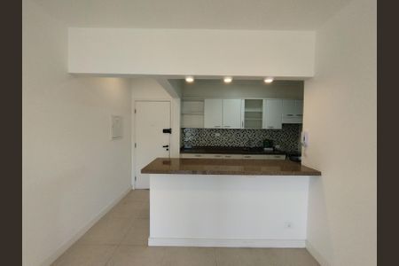 Apartamento para alugar com 124m², 3 quartos e 1 vaga Apartamento para alugar com 124m², 3 quartos e 1 vagaSala
