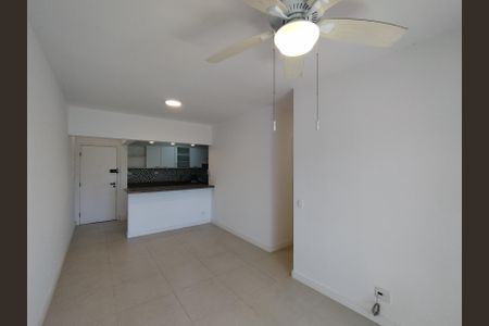 Apartamento para alugar com 124m², 3 quartos e 1 vaga Apartamento para alugar com 124m², 3 quartos e 1 vagaSala