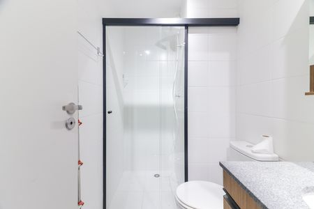 Banheiro de apartamento para alugar com 1 quarto, 33m² em Butantã, São Paulo