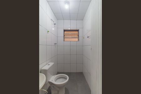 Banheiro de casa para alugar com 1 quarto, 33m² em Jardim Vila Formosa, São Paulo
