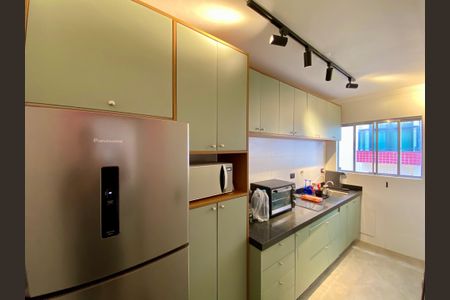 Cozinha de apartamento para alugar com 1 quarto, 40m² em Guilhermina, Praia Grande