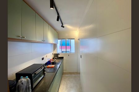 Cozinha de apartamento para alugar com 1 quarto, 40m² em Guilhermina, Praia Grande