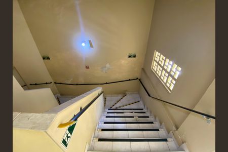 Apartamento para alugar com 40m², 1 quarto e 1 vagaEscada