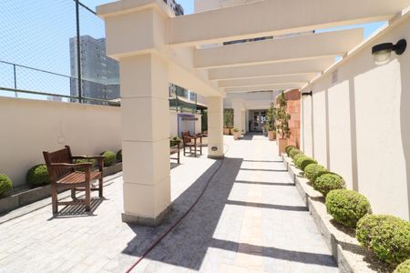 Apartamento à venda com 64m², 2 quartos e 1 vagaÁrea comum - Entrada