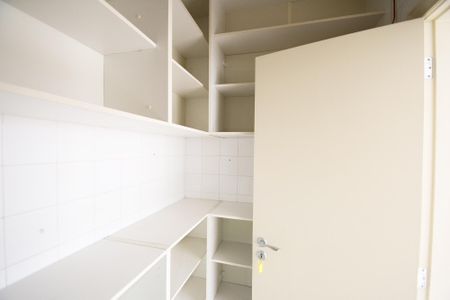 Apartamento à venda com 343m², 4 quartos e 3 vagas Apartamento à venda com 343m², 4 quartos e 3 vagasDespesa