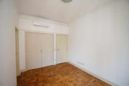 Apartamento à venda com 343m², 4 quartos e 3 vagas Apartamento à venda com 343m², 4 quartos e 3 vagasSuíte 3
