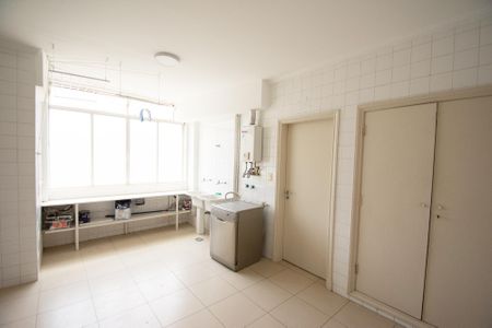 Apartamento à venda com 343m², 4 quartos e 3 vagas Apartamento à venda com 343m², 4 quartos e 3 vagasÁrea de Serviço