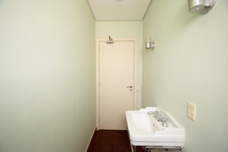 Apartamento à venda com 343m², 4 quartos e 3 vagas Apartamento à venda com 343m², 4 quartos e 3 vagasLavabo