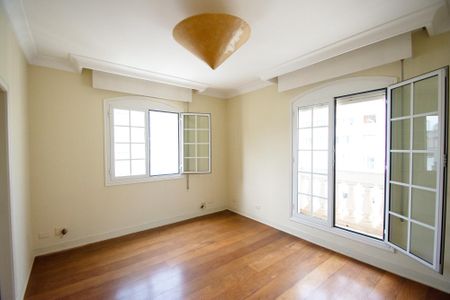 Apartamento à venda com 343m², 4 quartos e 3 vagas Apartamento à venda com 343m², 4 quartos e 3 vagasSala 3