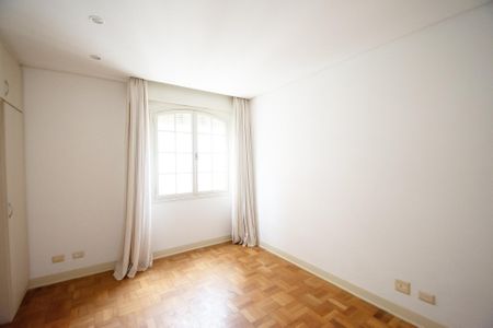 Apartamento à venda com 343m², 4 quartos e 3 vagas Apartamento à venda com 343m², 4 quartos e 3 vagasSuíte 2