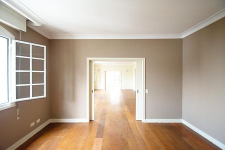 Apartamento à venda com 343m², 4 quartos e 3 vagas Apartamento à venda com 343m², 4 quartos e 3 vagasSala 2