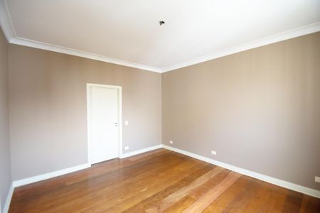 Apartamento à venda com 343m², 4 quartos e 3 vagas Apartamento à venda com 343m², 4 quartos e 3 vagasSala 2