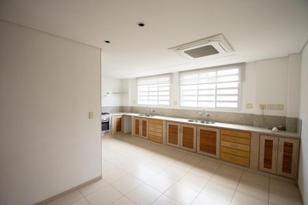 Apartamento à venda com 343m², 4 quartos e 3 vagas Apartamento à venda com 343m², 4 quartos e 3 vagasCozinha