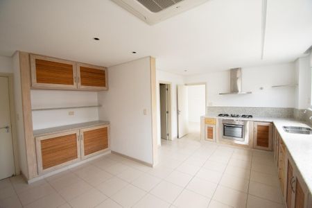Apartamento à venda com 343m², 4 quartos e 3 vagas Apartamento à venda com 343m², 4 quartos e 3 vagasCozinha