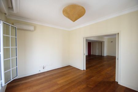 Apartamento à venda com 343m², 4 quartos e 3 vagas Apartamento à venda com 343m², 4 quartos e 3 vagasSala 3
