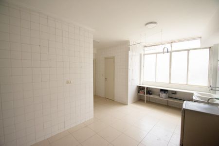 Apartamento à venda com 343m², 4 quartos e 3 vagas Apartamento à venda com 343m², 4 quartos e 3 vagasÁrea de Serviço