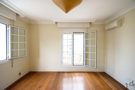 Apartamento à venda com 343m², 4 quartos e 3 vagas Apartamento à venda com 343m², 4 quartos e 3 vagasSala 3