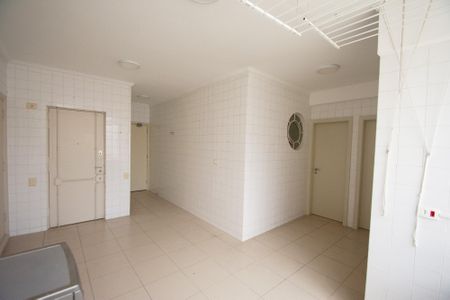 Apartamento à venda com 343m², 4 quartos e 3 vagas Apartamento à venda com 343m², 4 quartos e 3 vagasÁrea de Serviço